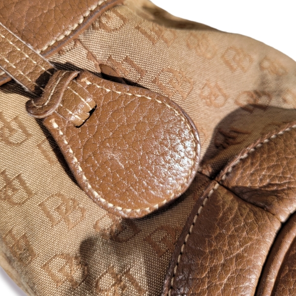 Dooney & Bourke Vintage Tan Drawstring Bucket Shoulder Bag - Picture 8 of 16